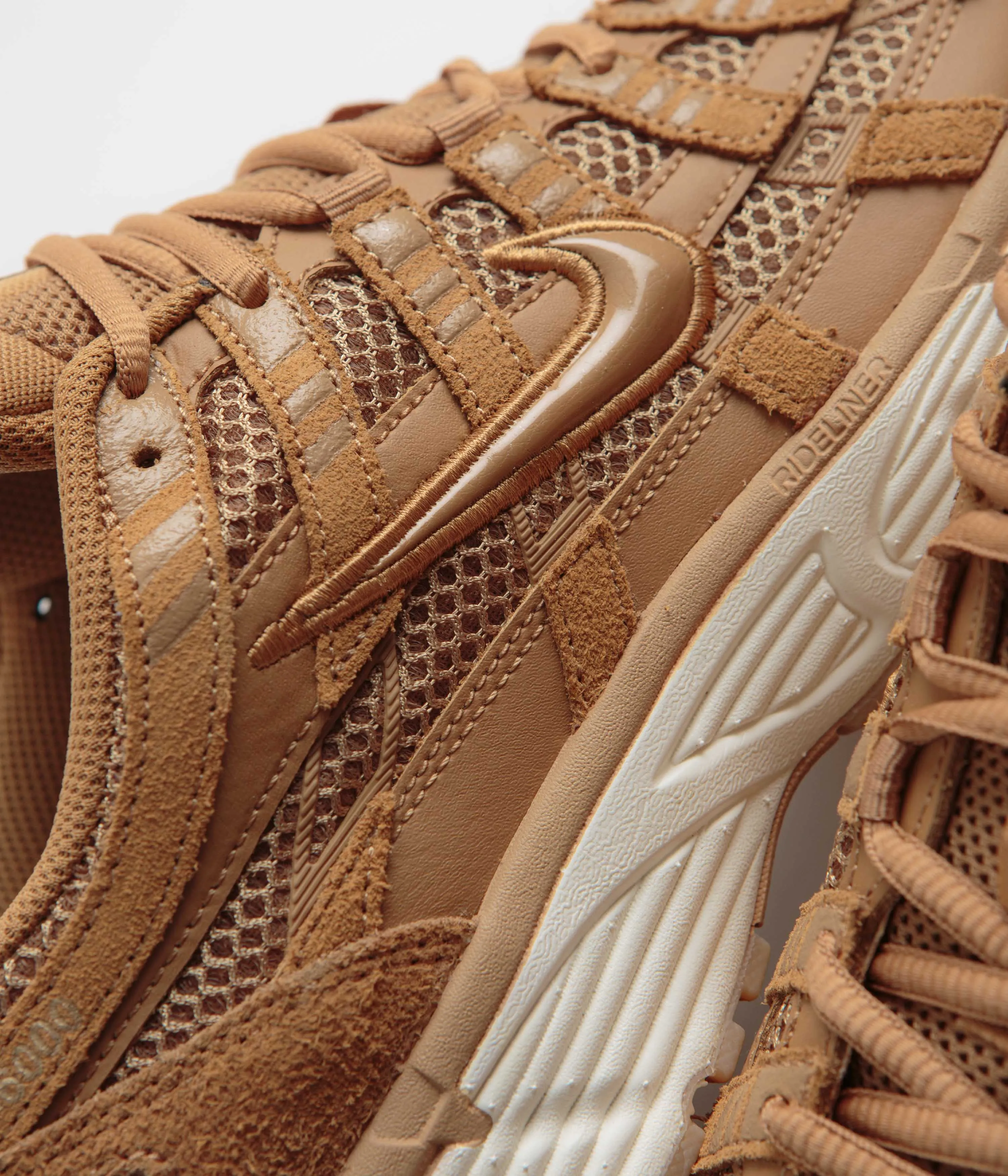 Nike P-6000 SE Shoes - Flax / Flax - Metallic Gold - Sail