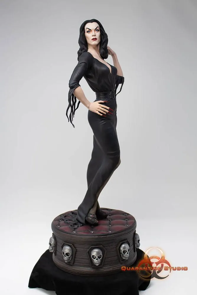 Vampira Statue 1/6 Queen Of The Ghouls 43 Cm